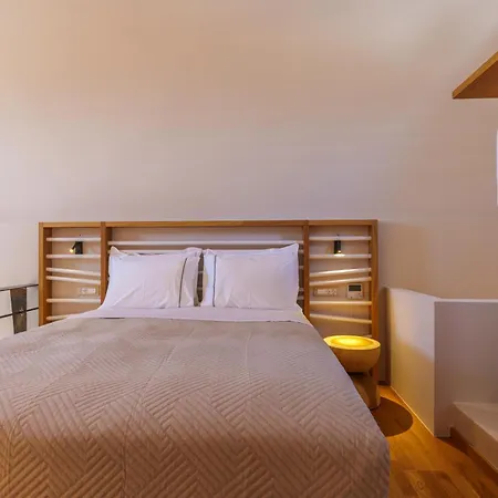 Halo Santorini - Living Experience * Fíra