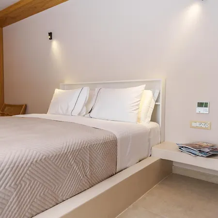 Halo Santorini - Living Experience Villa Fíra