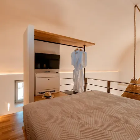 Villa Halo Santorini - Living Experience Fíra