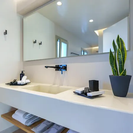 Halo Santorini - Living Experience Villa Fíra
