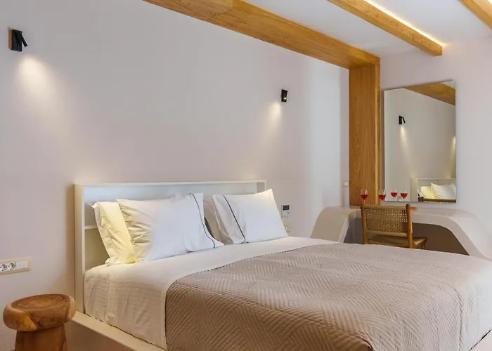 Villa Halo Santorini - Living Experience *