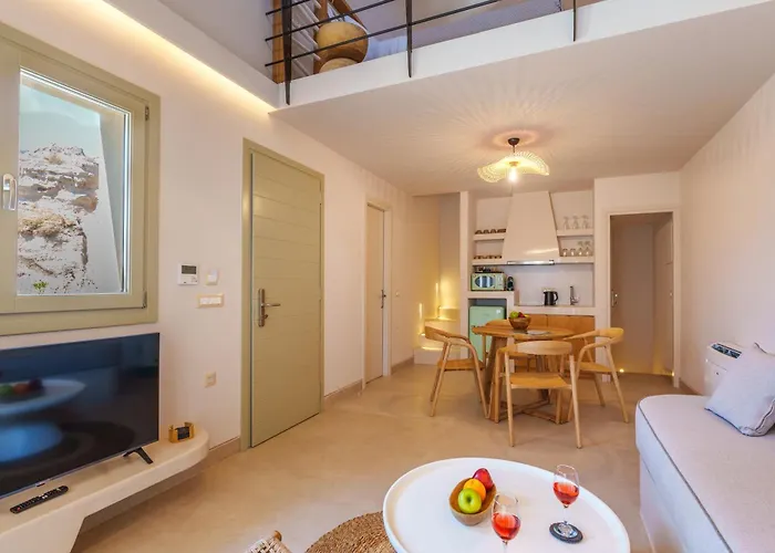 Halo Santorini - Living Experience