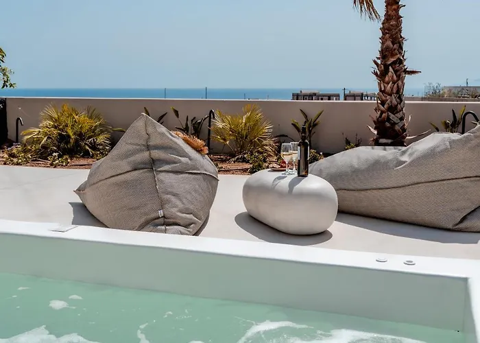 Villa Halo Santorini - Living Experience *