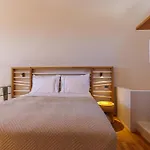 Halo Santorini - Living Experience * Fíra