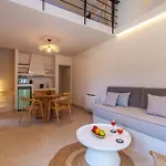 Halo Santorini - Living Experience * Fíra