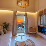 Halo Santorini - Living Experience *