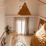 Villa Halo Santorini - Living Experience
