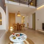 Halo Santorini - Living Experience Fíra